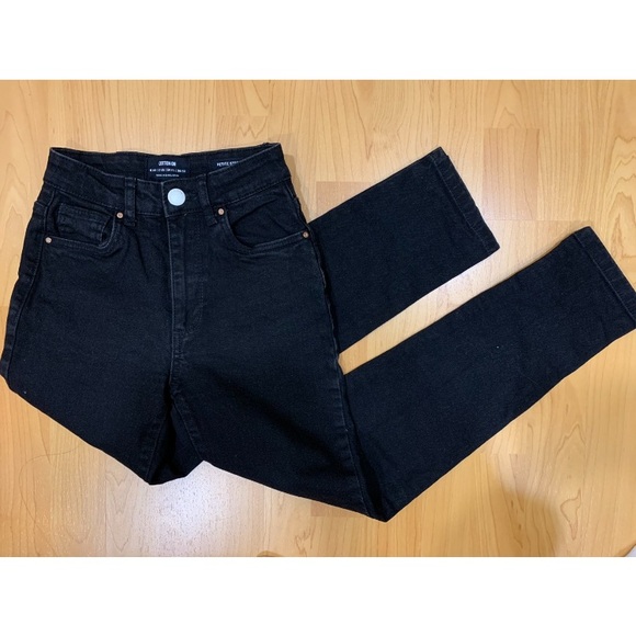 3/$15 Cotton On Petite Black stretch high rise mom jeans - Picture 1 of 11